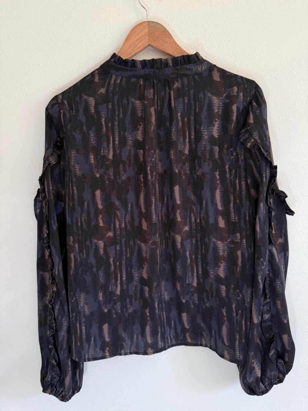 Evereve Black Blouse with Taupe Brushstroke Ruffle Sleeves - Picture 5 of 7